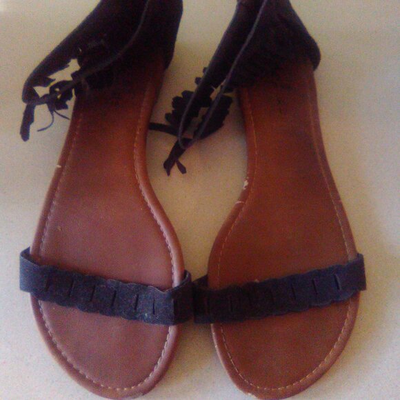 Females Rue21 Black etc sandals - Picture 1 of 3